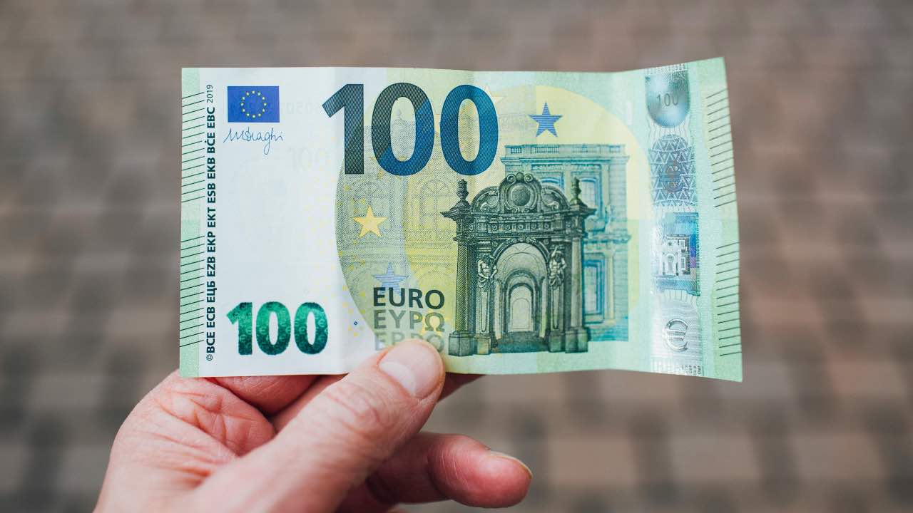 100 euro - fonte_pexels - jobsnews.it