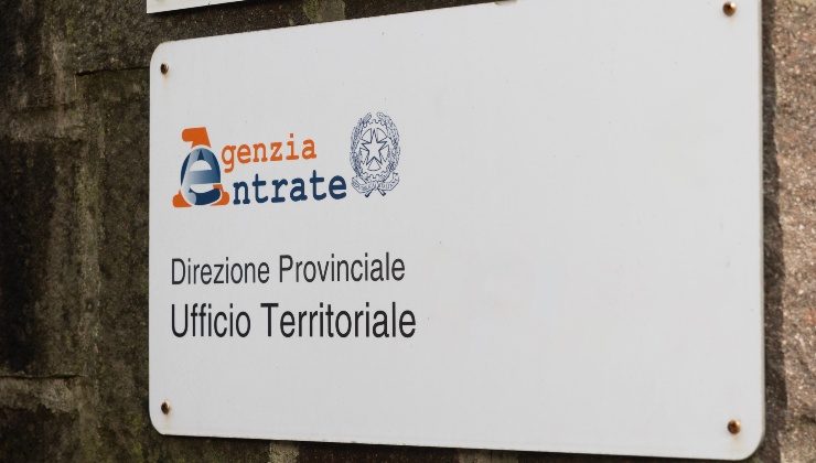 Agenzia delle Entrate, ingresso della sete territoriale di Carrara