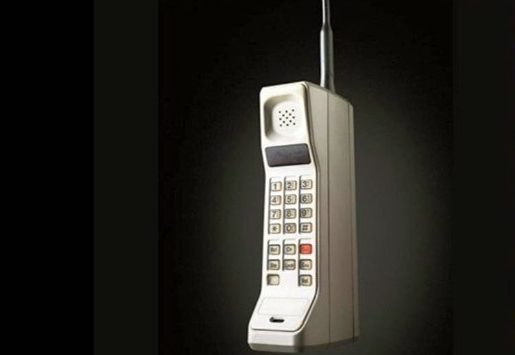 Motorola DynaTAC 8000x - fonte_Facebook - jobsnews.it