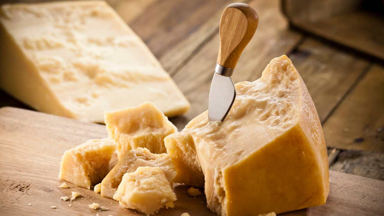 Parmiggiano Reggiano - fonte_Canva - jobsnews.it