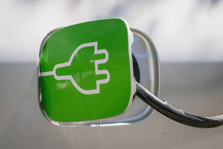 auto elettriche - fonte_Canva - jobsnews.it